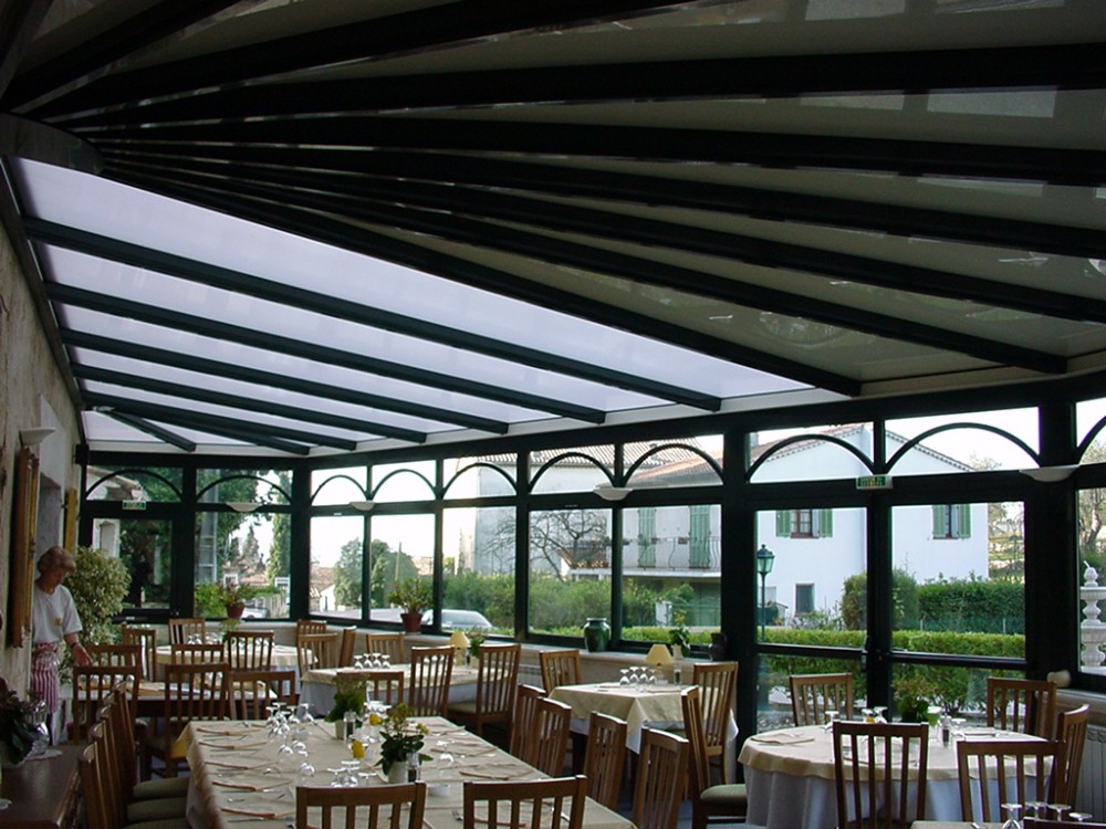 Véranda traditionnelle en forme - OREE D'OPIO (11)