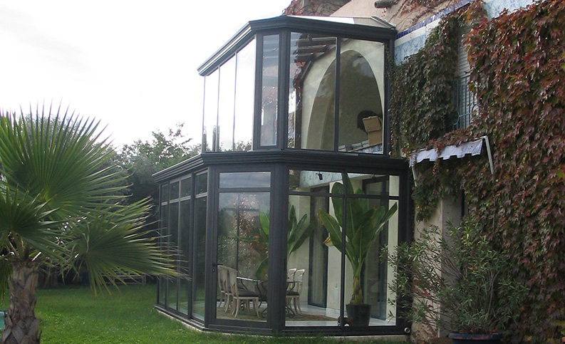 Véranda contemporaine en forme - photo1