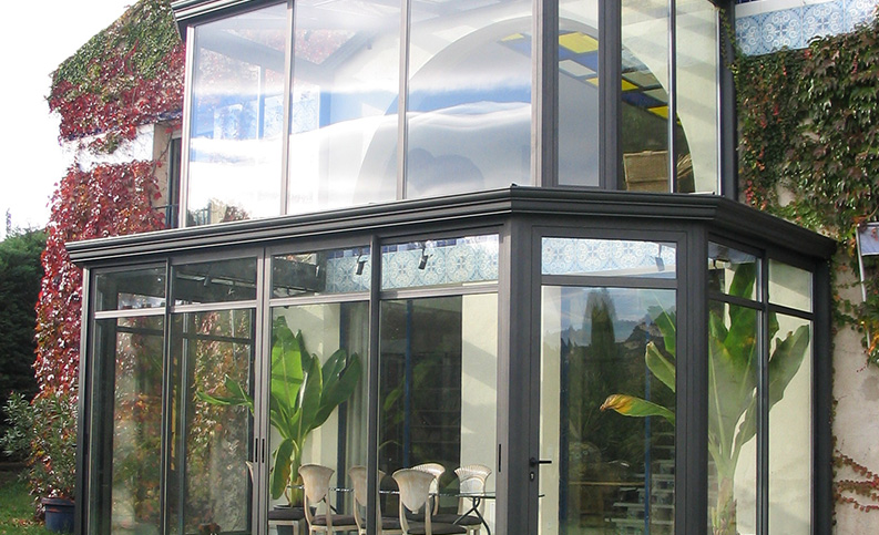 Véranda contemporaine en forme - photo2