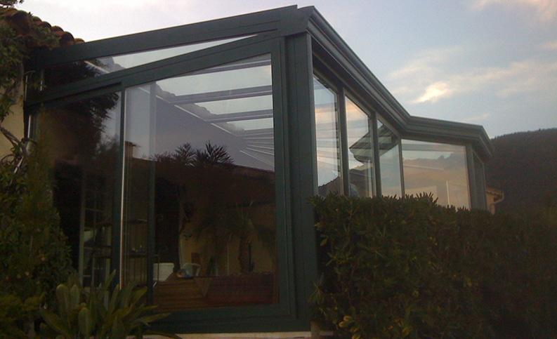 Véranda contemporaine en forme - photo8