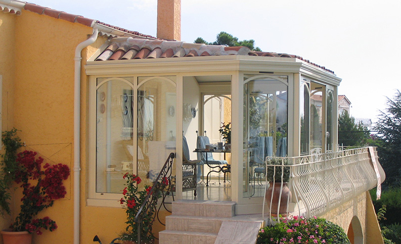 Véranda contemporaine pan cassé - photo28